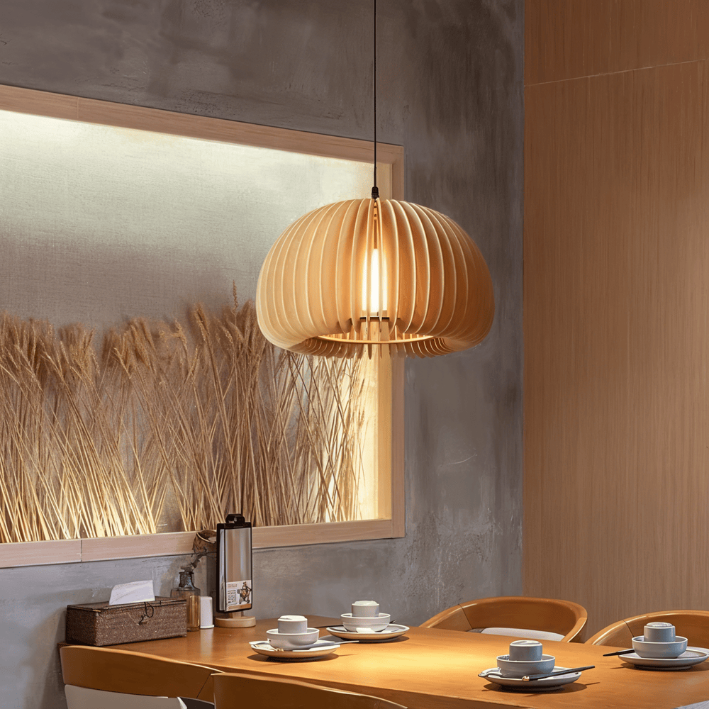 Wooden Dream – Handgjord Pendellampa i Rustikt Trä