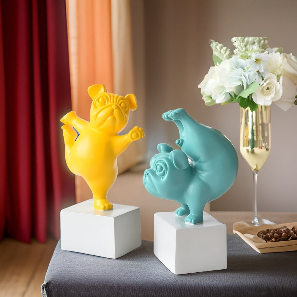 ZenBulldog Skulptur – Lekfull Yogafigur i Abstrakt Design