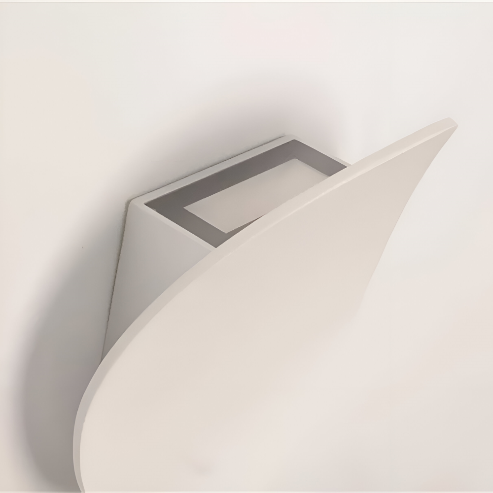 LumoOval – Vägglampa i Aluminium med Inbyggd LED och Minimalistisk Design