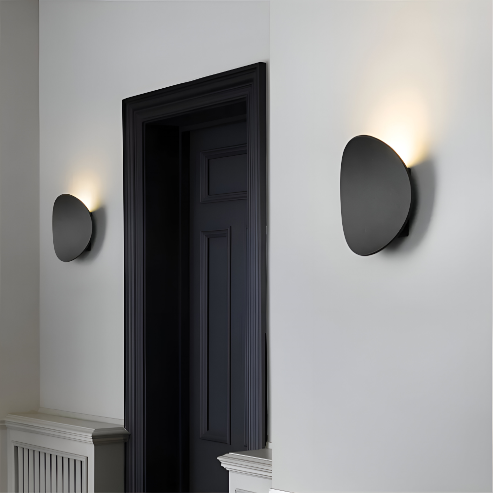 LumoOval – Vägglampa i Aluminium med Inbyggd LED och Minimalistisk Design