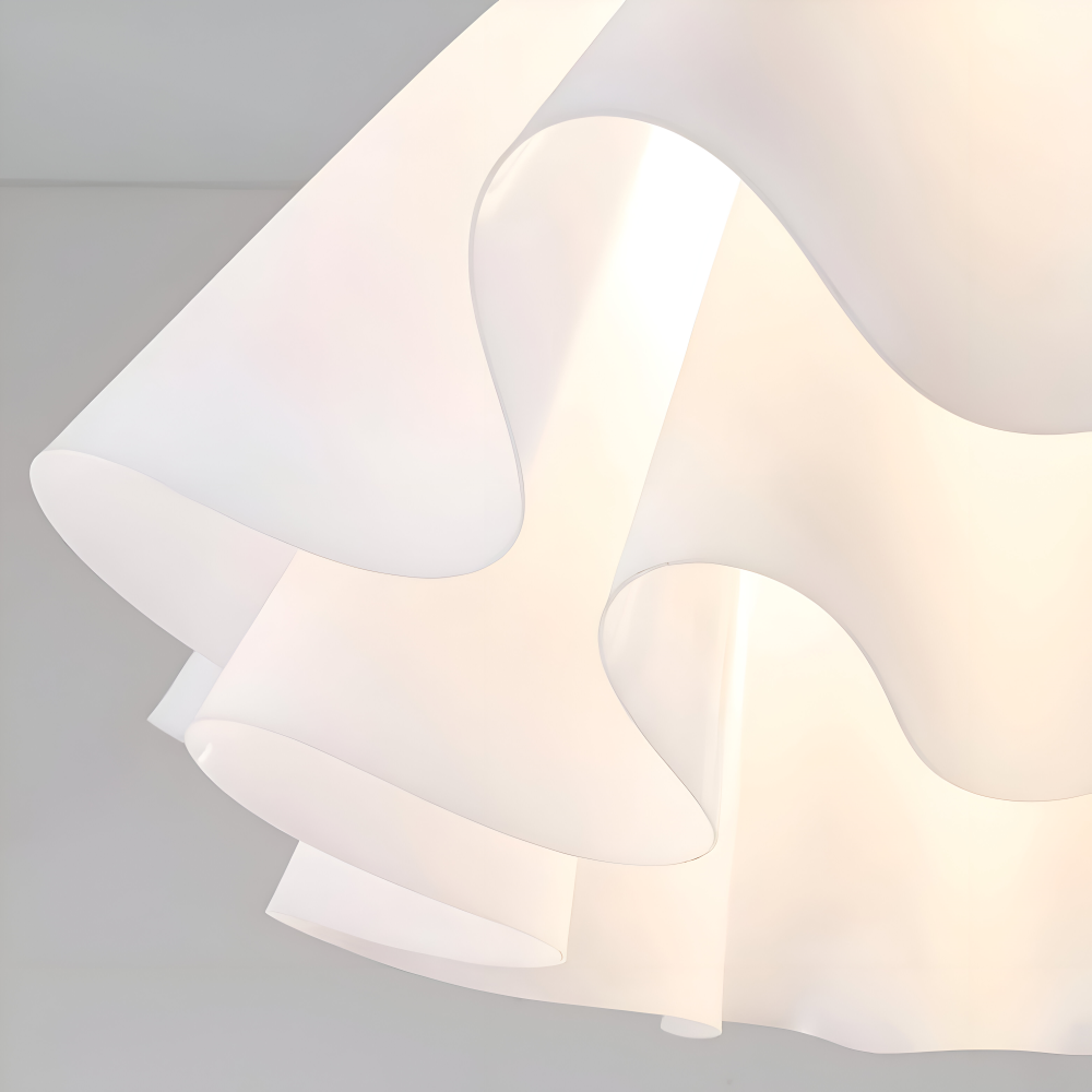 Floravie – Blomformad Vit Taklampa i Akryl med Gyllene Bas