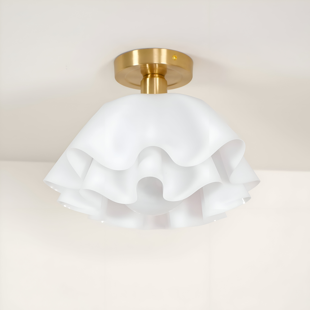 Floravie – Blomformad Vit Taklampa i Akryl med Gyllene Bas