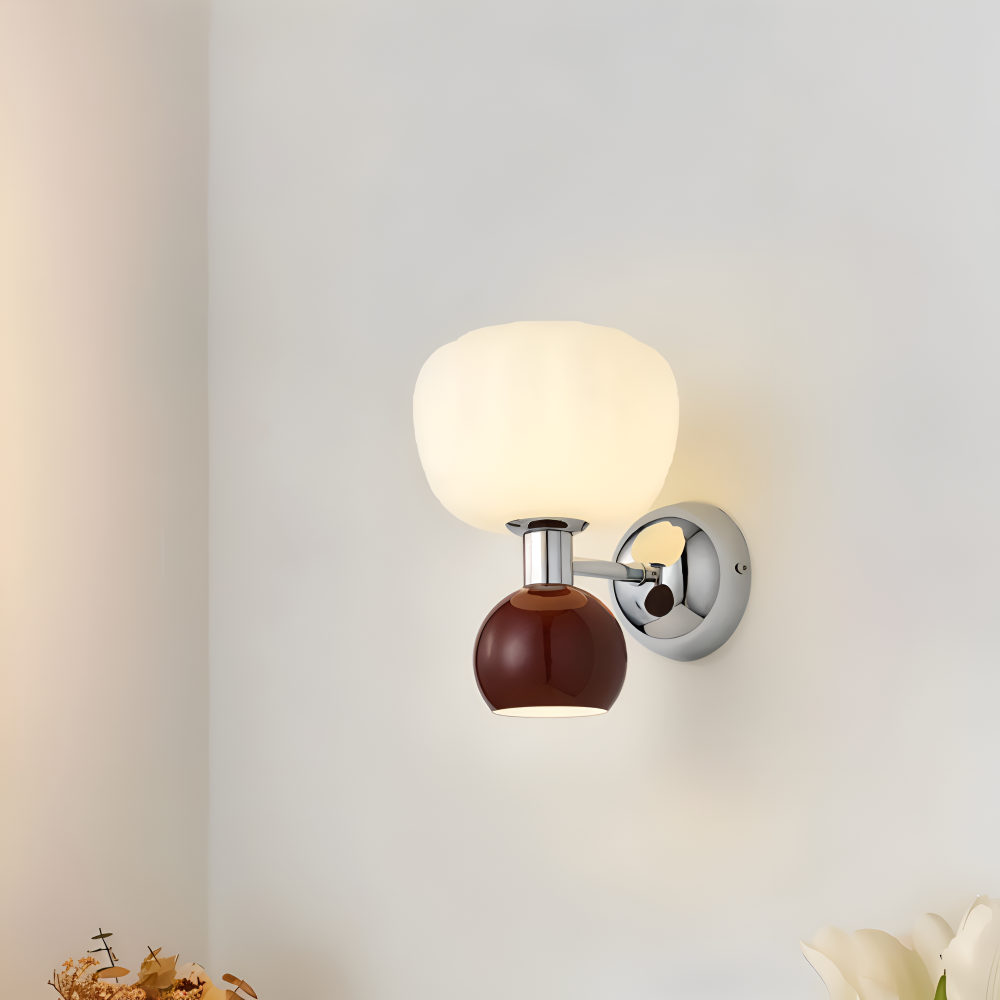 LumaPump – Krämig LED-Vägglampa i Minimalistisk Pumpdesign