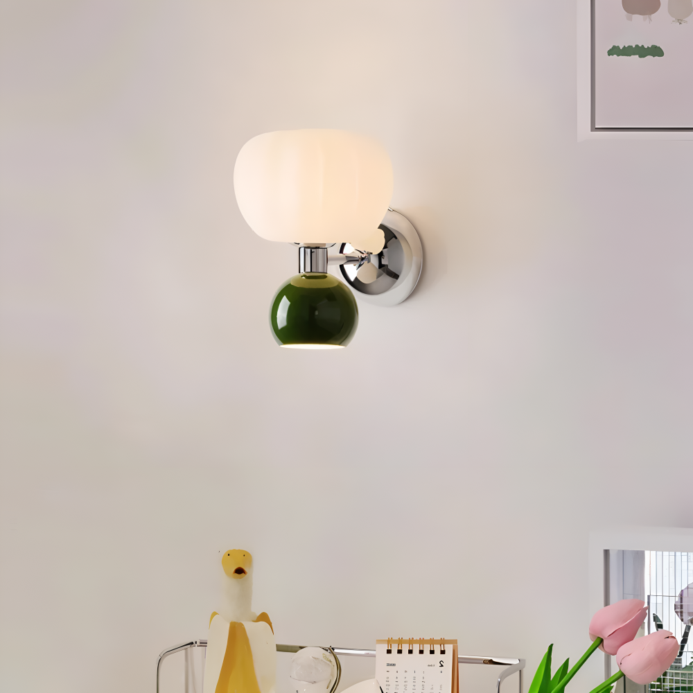 LumaPump – Krämig LED-Vägglampa i Minimalistisk Pumpdesign