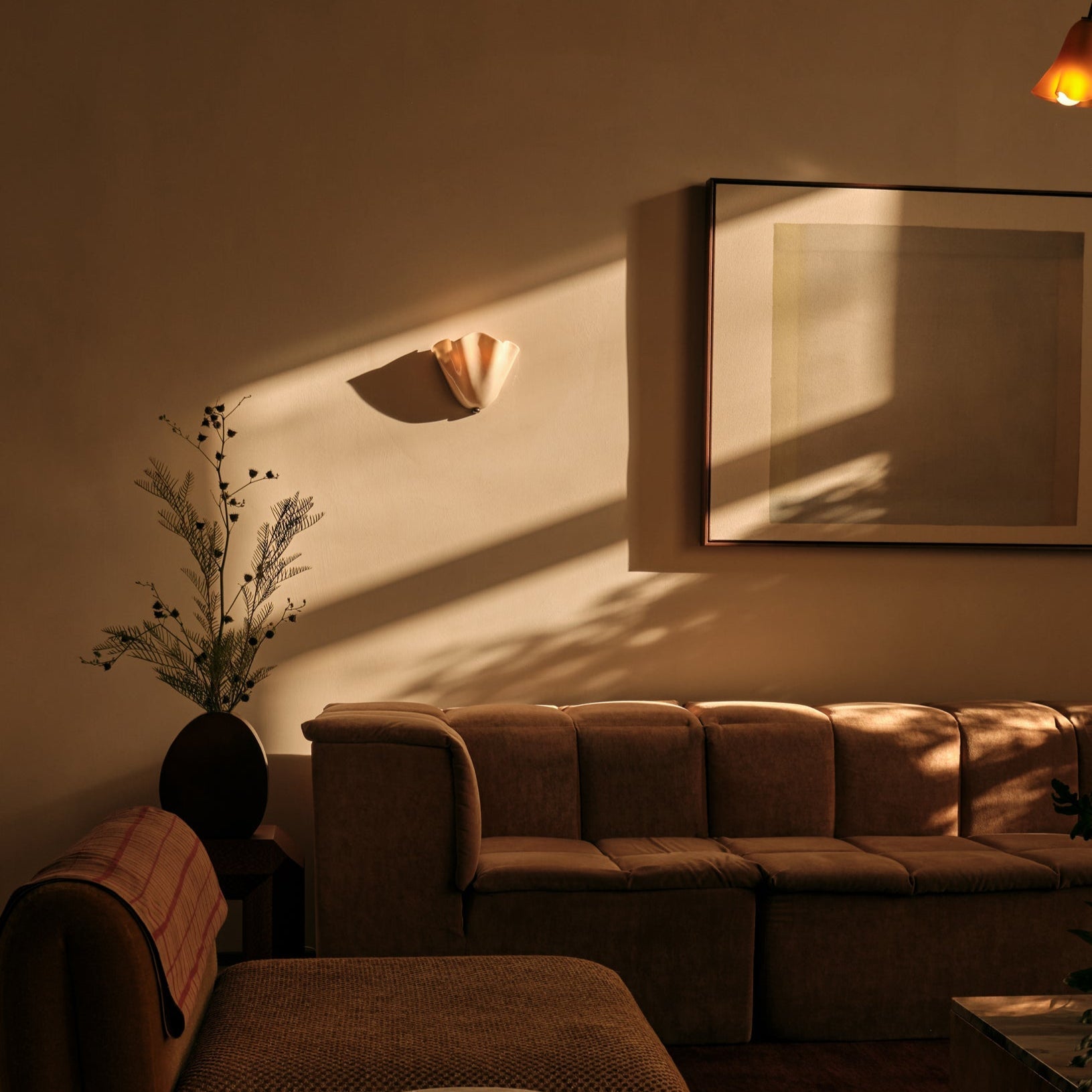 Retro vägglampa i färgat glas med Art Deco-design