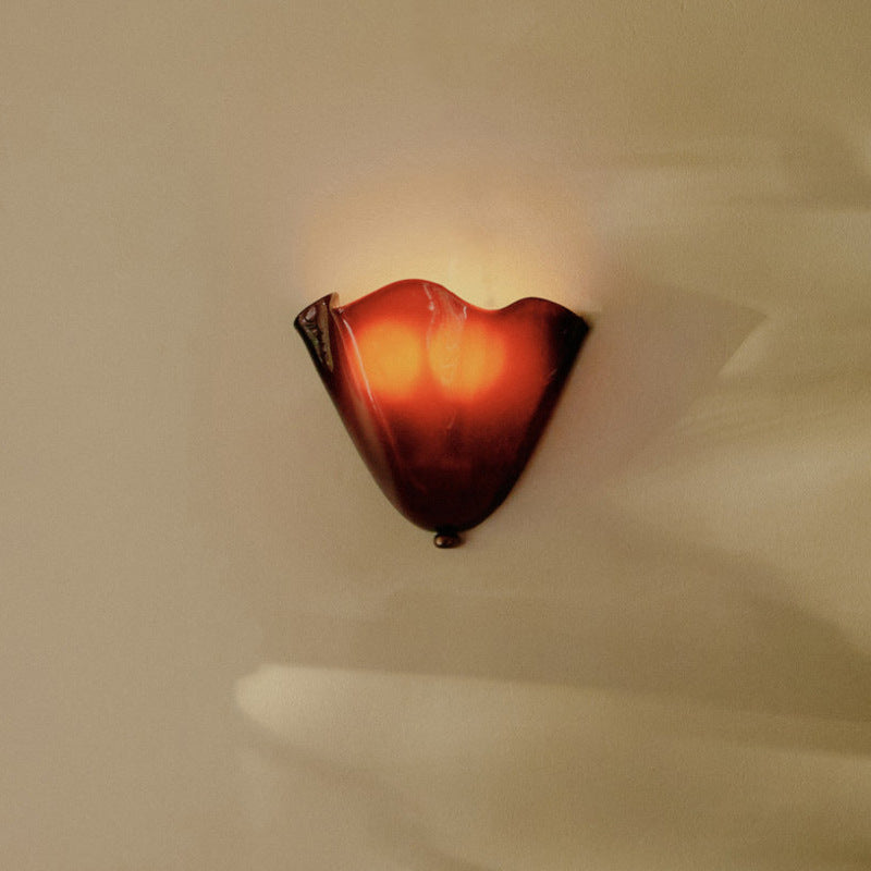 Retro vägglampa i färgat glas med Art Deco-design