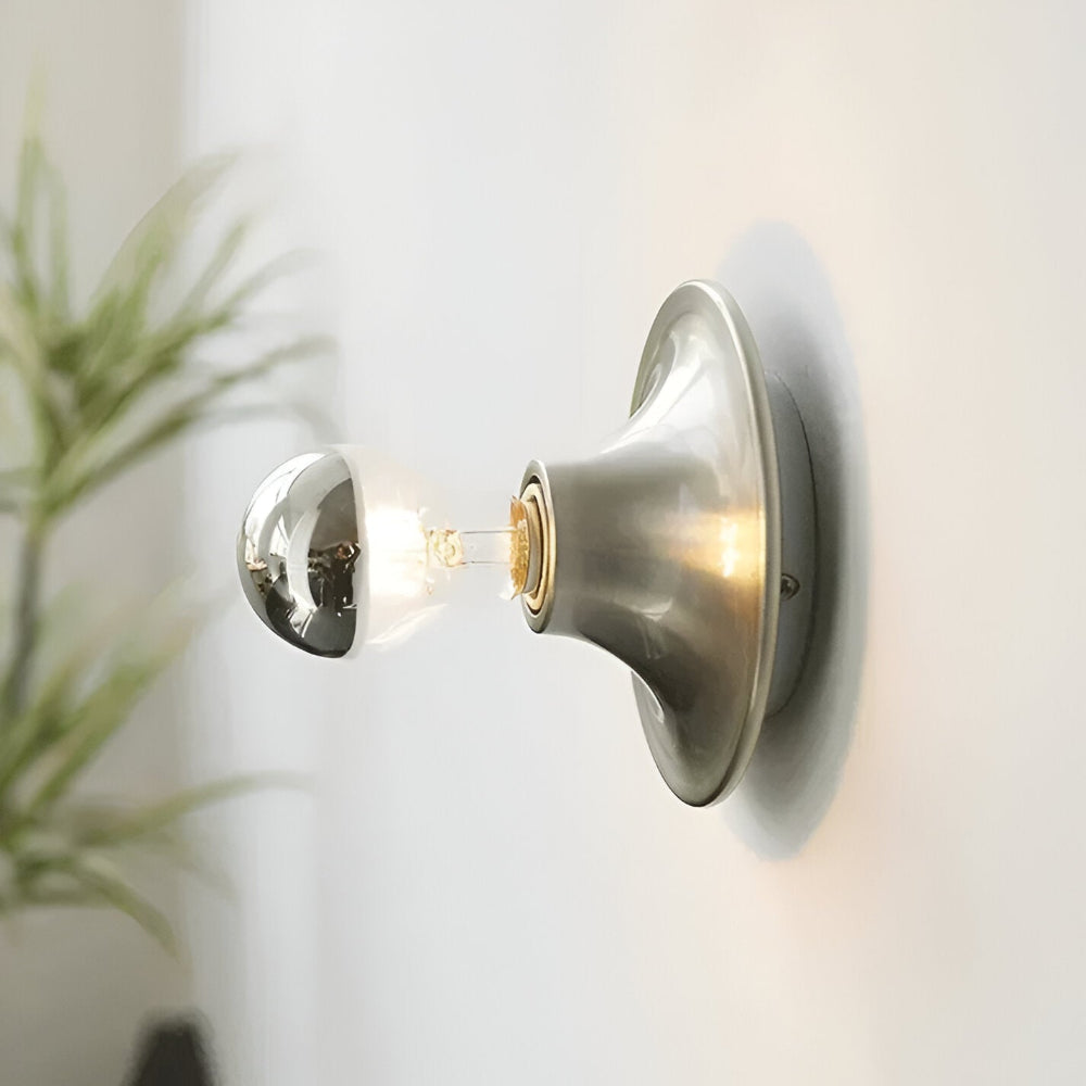 VintageGlow – Retroinspirerad Vägglampa | Klassisk Design med Modern LED-belysning