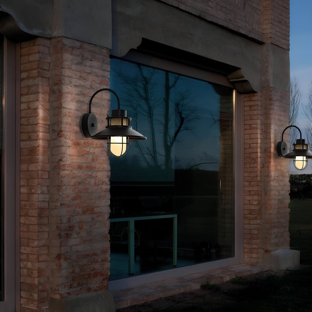 RustBlack – Industriell Vägglampa i Järn och Glas för Inomhus & Utomhusbruk