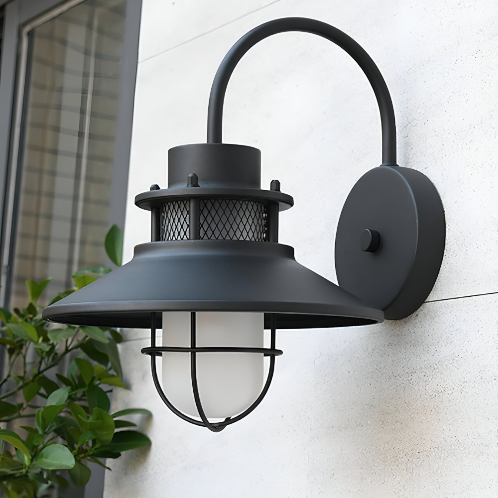 RustBlack – Industriell Vägglampa i Järn och Glas för Inomhus & Utomhusbruk