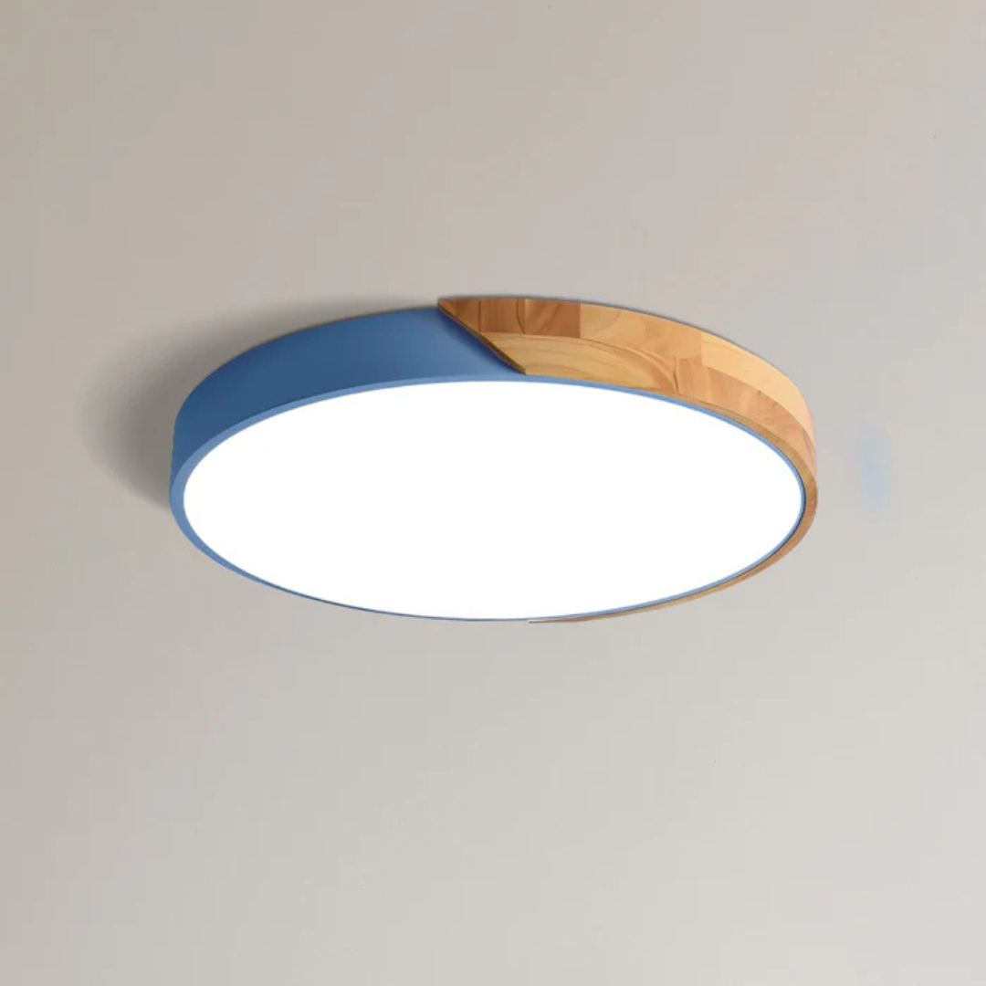 Skandinavisk LED-taklampa i trä med varm design