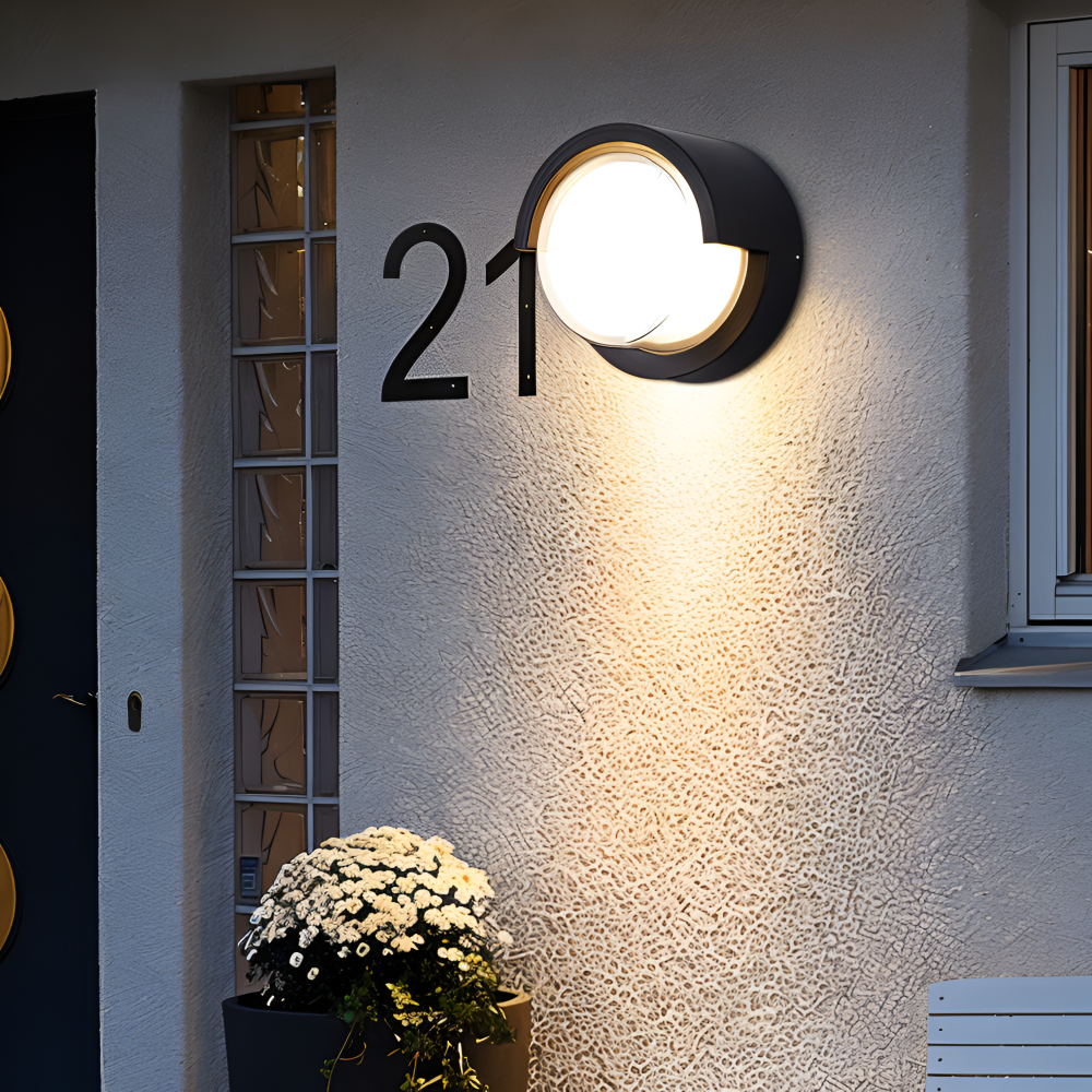 LumoGuard – Smart Vägglampa med Rörelsesensor & Vattentät LED Trädgårdsbelysning