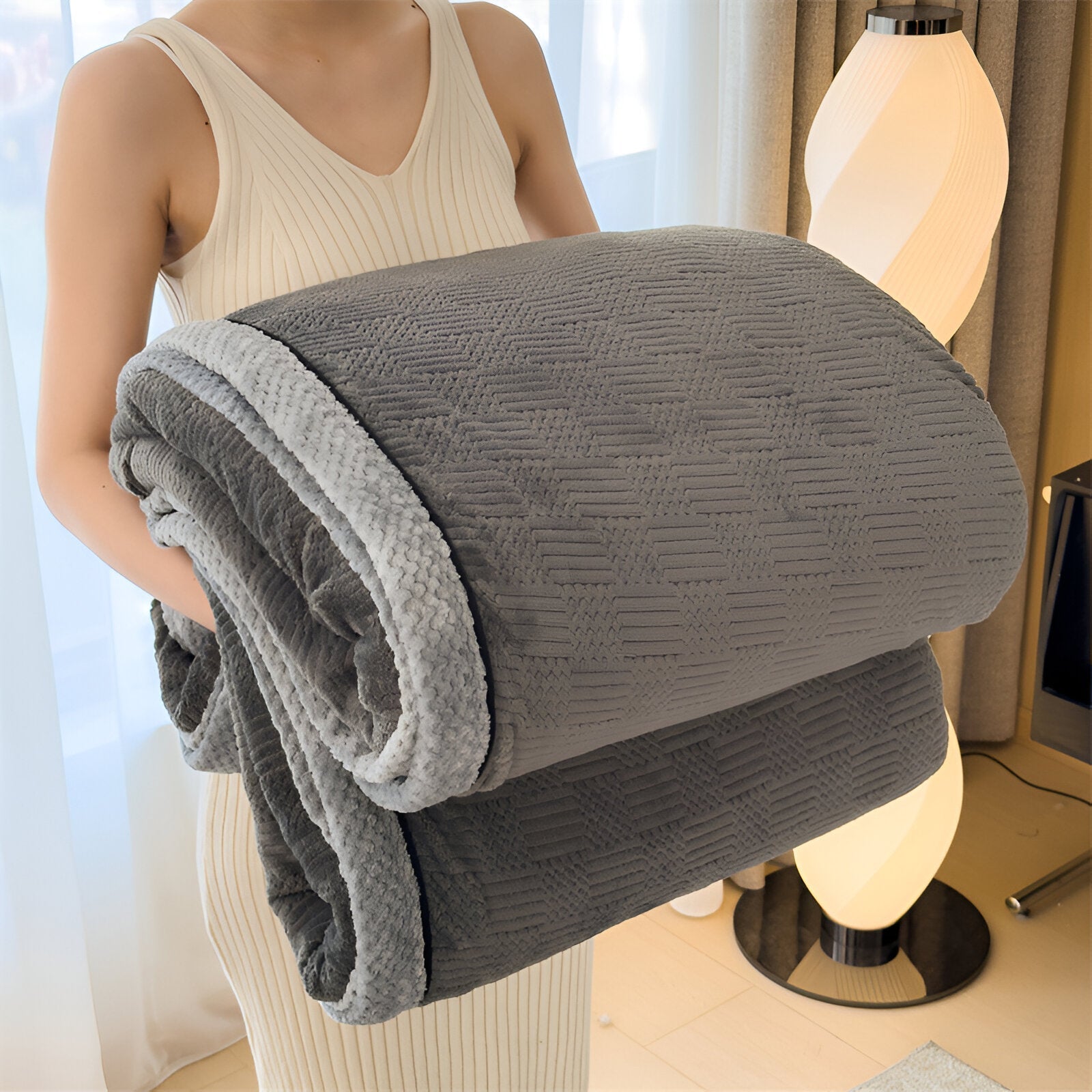 VelvetEdge Pläd – Präglad Lyxfilt med Elegant Kantdesign