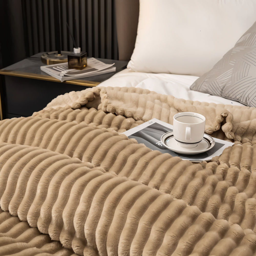 StripeHaven Pläd – Tjock Ribbad Fleecefilt för Året Runt Komfort