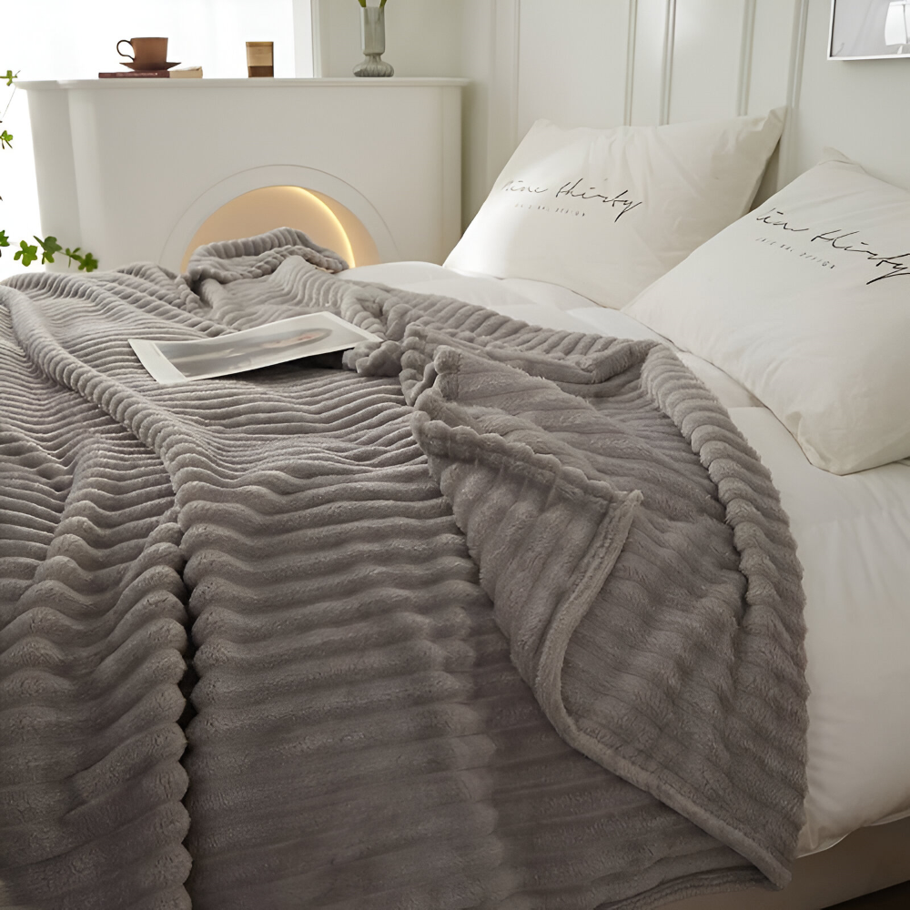 StripeHaven Pläd – Tjock Ribbad Fleecefilt för Året Runt Komfort