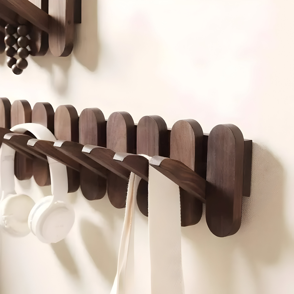 Walnoa – Väggmonterad Valnötshängare med Hylla & Krokar