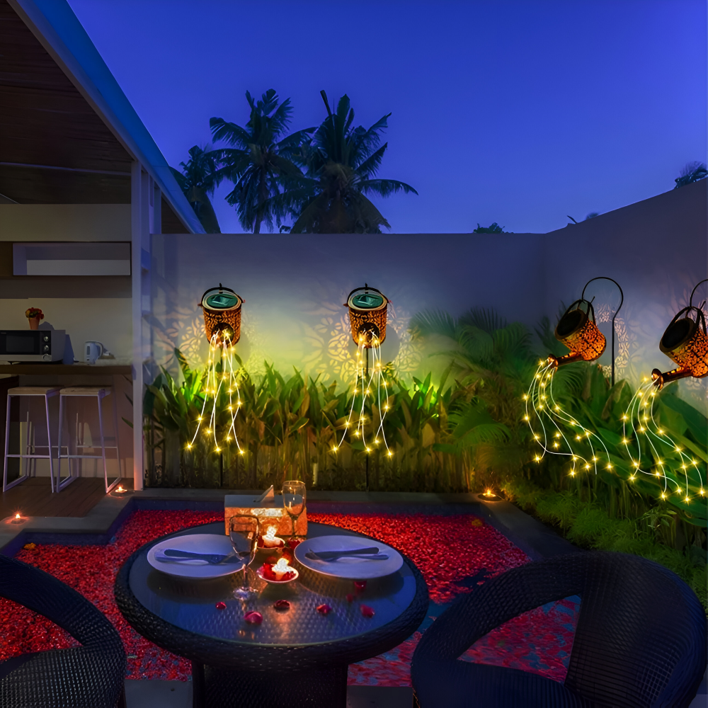 GlowCanne – Solcellsdriven Vattenkanna med Sagolik Ljusslinga