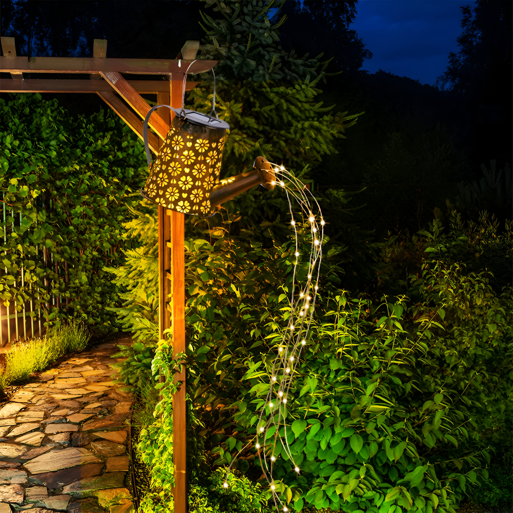 GlowCanne – Solcellsdriven Vattenkanna med Sagolik Ljusslinga