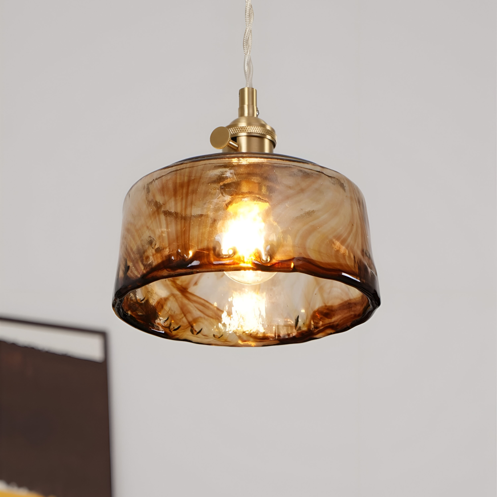 Brassoria – Vintage Glaspendellampa i Antik Mässing