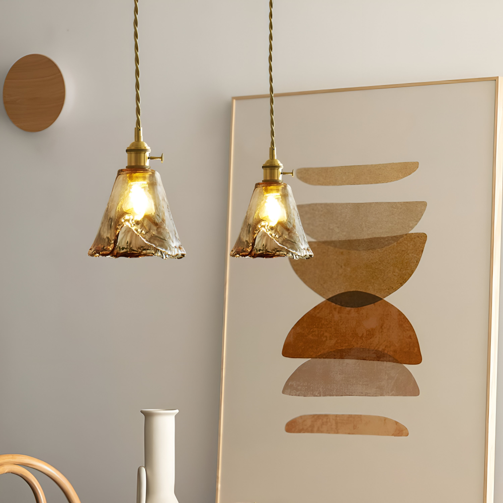 Brassoria – Vintage Glaspendellampa i Antik Mässing