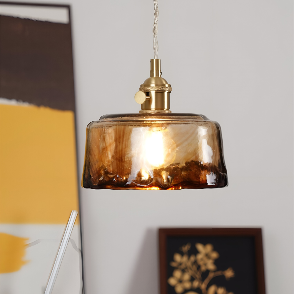 Brassoria – Vintage Glaspendellampa i Antik Mässing