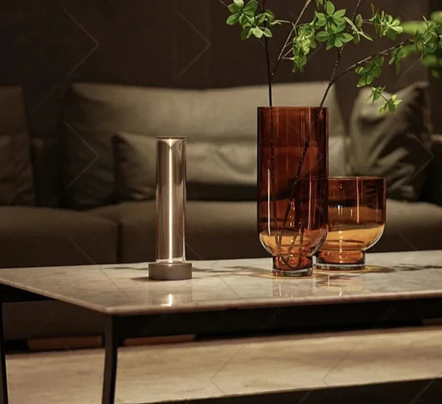 LumoTouch – Dimbar svart bordslampa med touchkontroll och modern LED-design