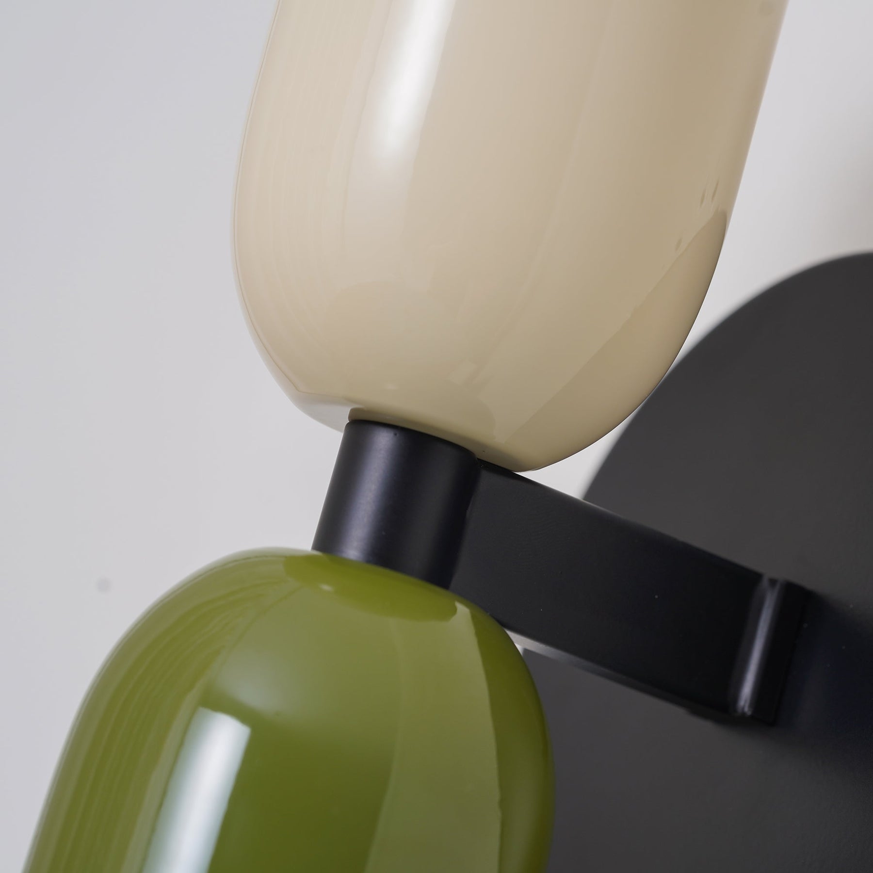 Eclipse Glow – Vintage Modern Vägglampa med Dubbelsidig LED-belysning