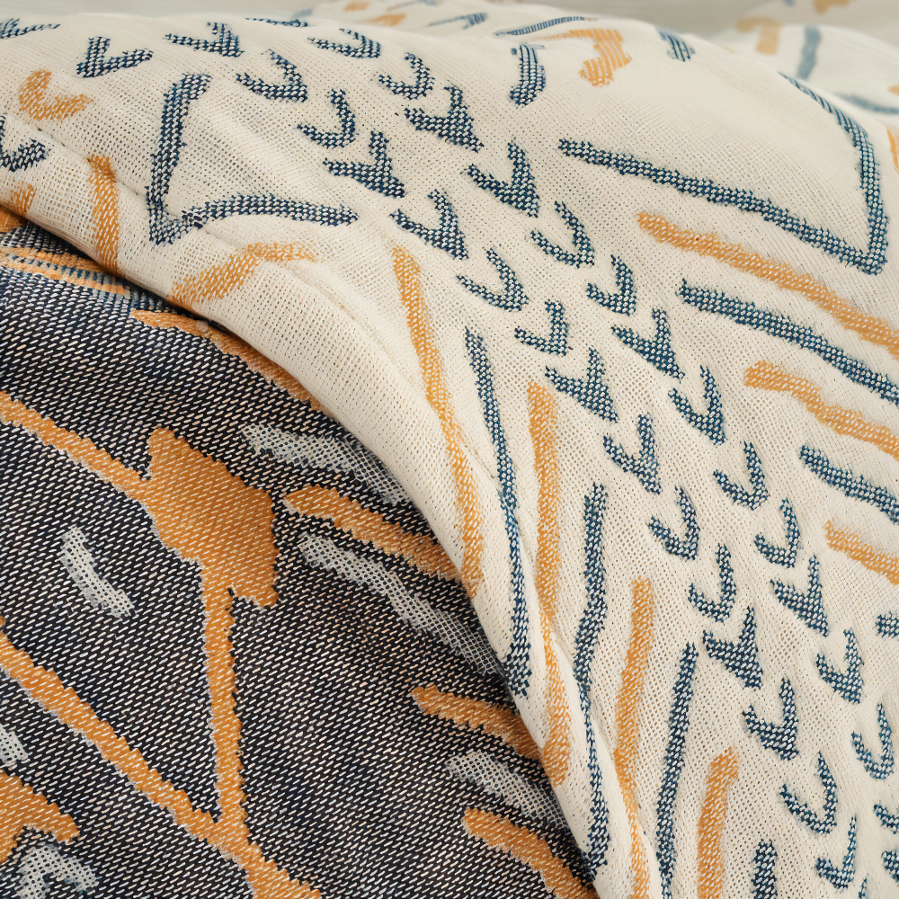 VividTwirl – Vändbar Bomullspläd i Boho-Design