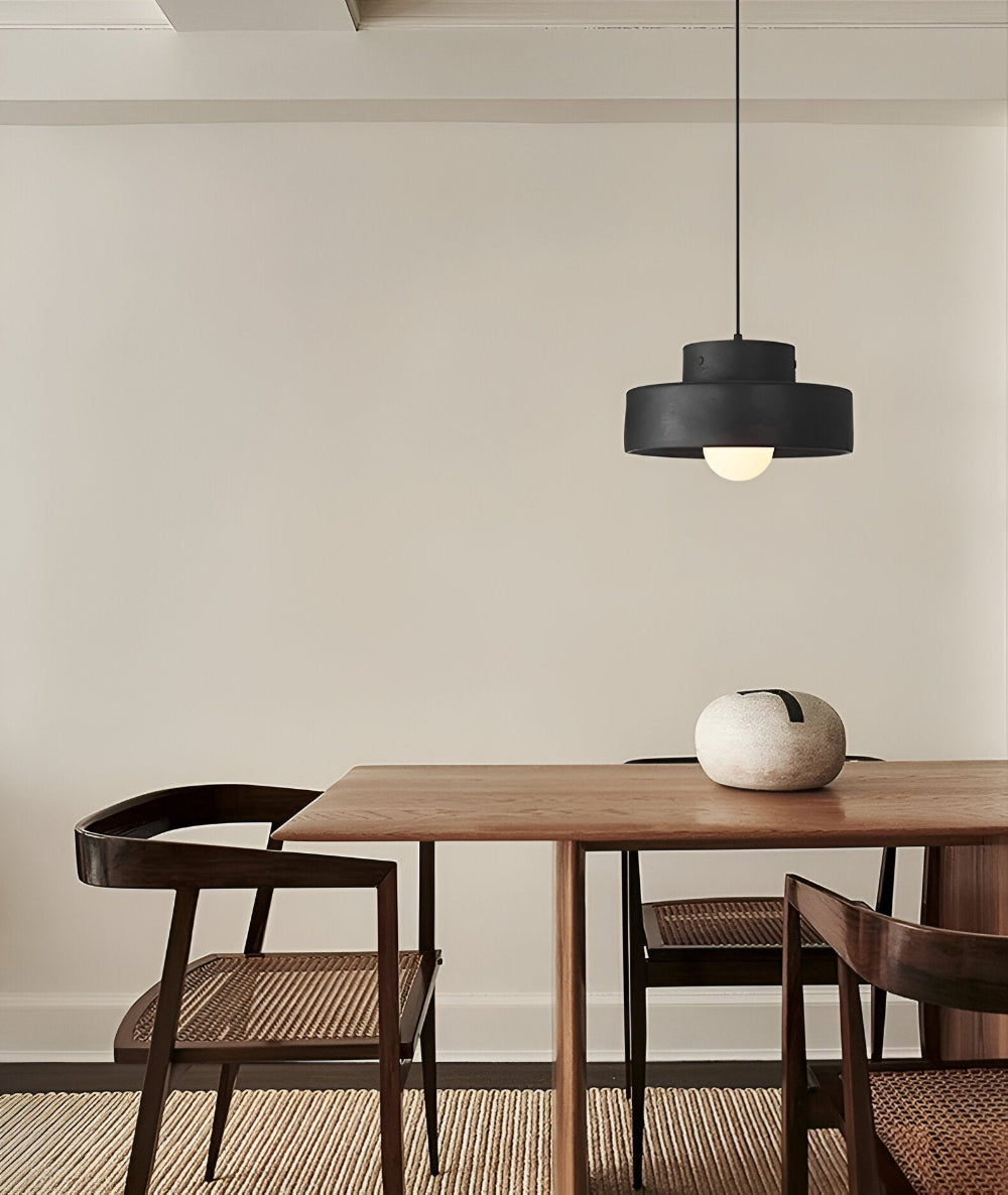 NostalSabi – Färgstark Wabi Sabi Pendellampa i Röd Macaron-Design