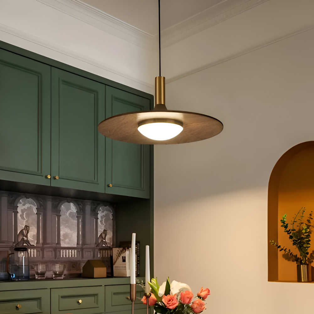 Valnöt – Nordisk Pendellampa i Runt Trä med LED-Belysning