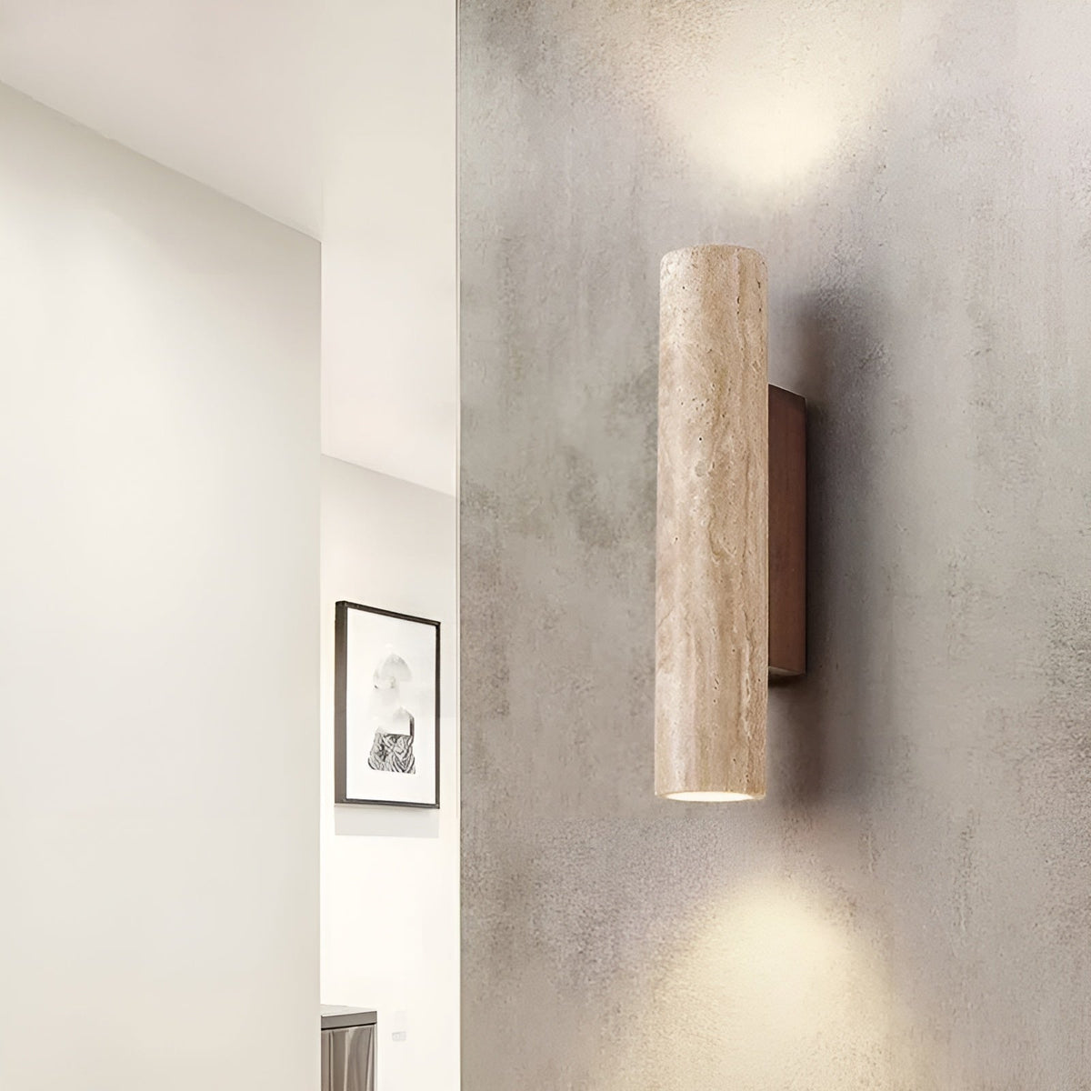 Up/down-vägglampa i naturlig travertin